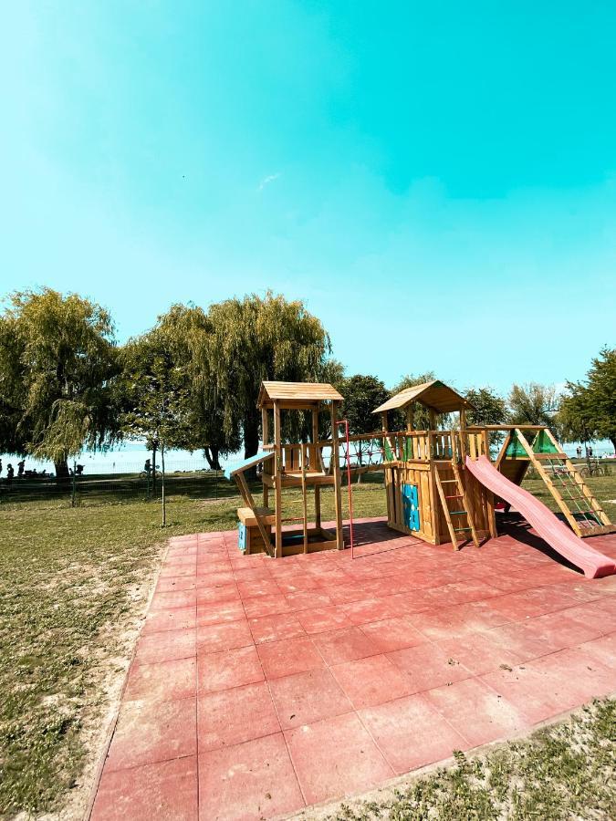 Marine Apartman By Bltn Siofok Ngoại thất bức ảnh
