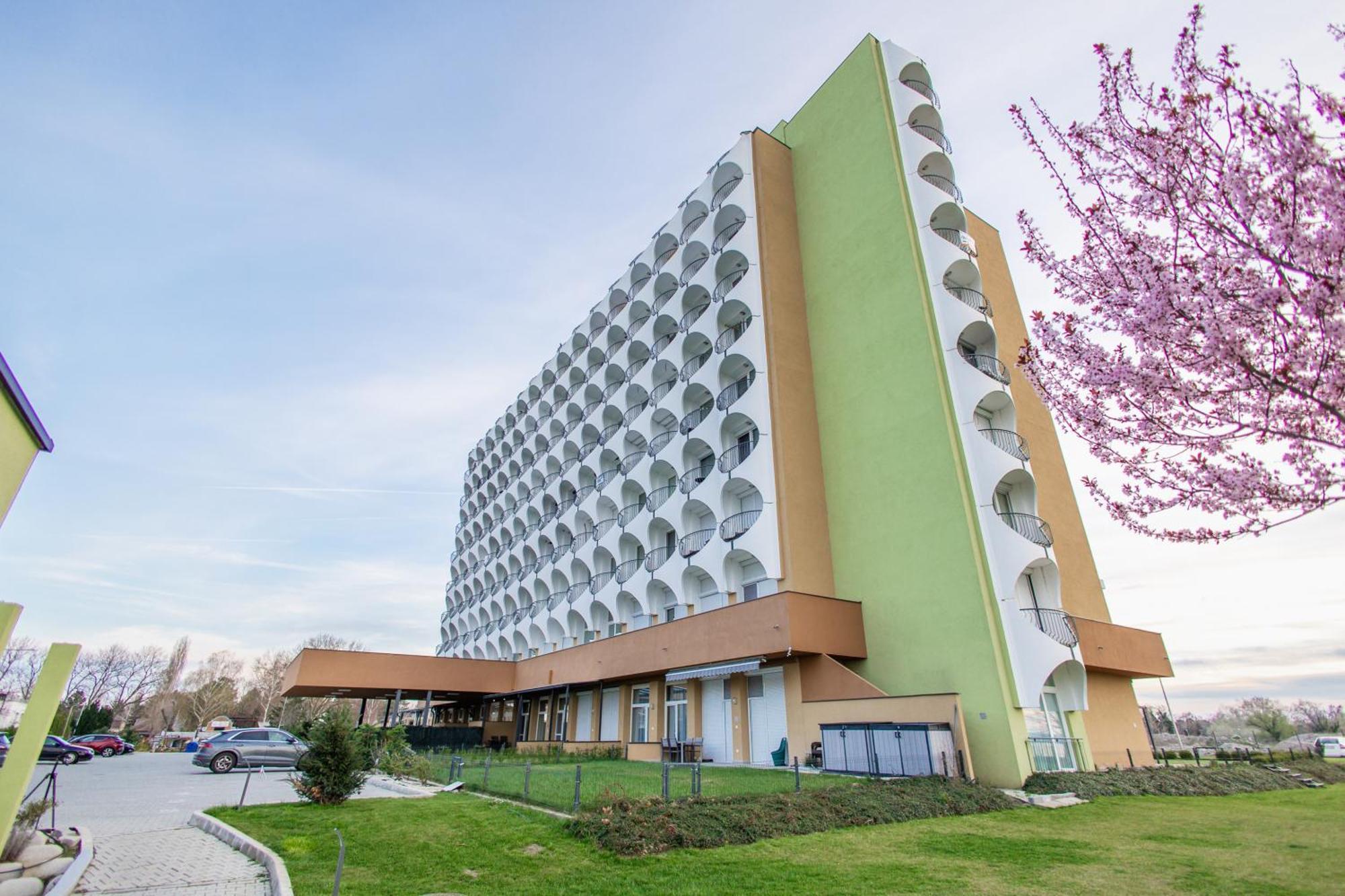 Marine Apartman By Bltn Siofok Ngoại thất bức ảnh